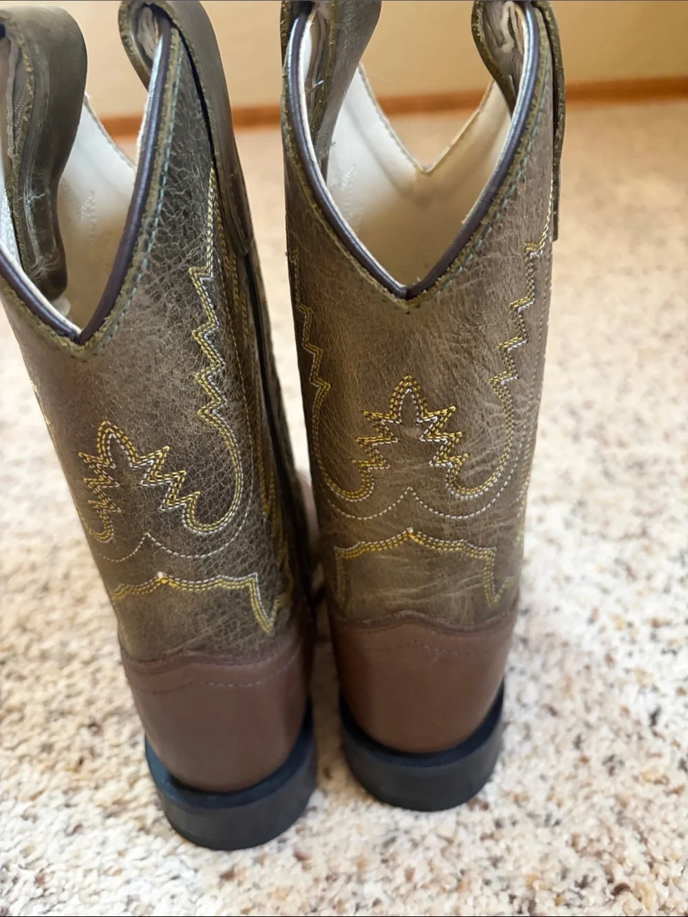 Old West little boys 9.5 D Cowboy Boots like new